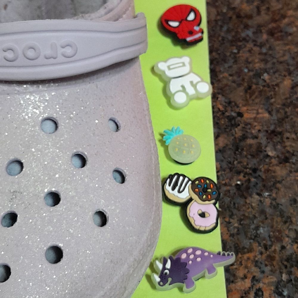 Child's Crocs and 10 Jibbitz Charms...Size 4 - Picture 6 of 8